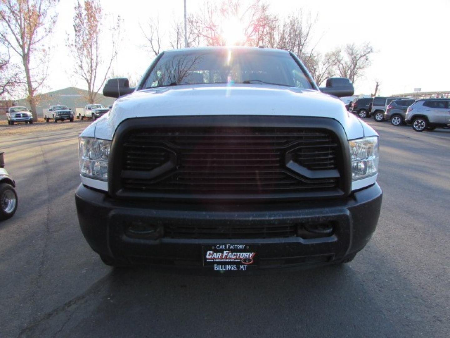 2014 White /Gray RAM 2500 Service Body Crew Cab 4WD (3C6TR5HTXEG) with an 5.7 Hemi V8 engine engine, 6 speed automatic transmission, located at 4562 State Avenue, Billings, MT, 59101, (406) 896-9833, 45.769516, -108.526772 - Photo#5